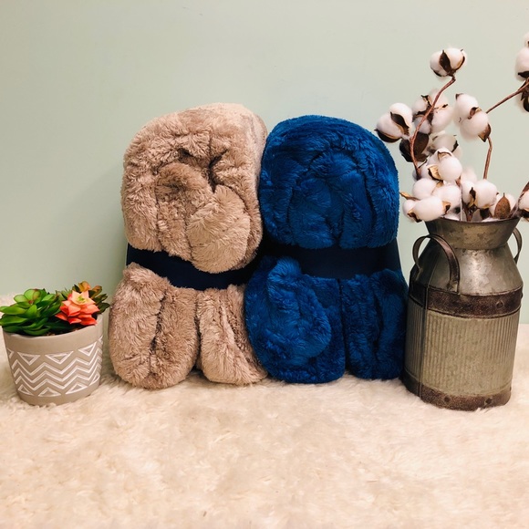Berkshire | Fluffie Throw Set | 2 Pack | Tan & Navy (PM_B57) - Picture 1 of 4